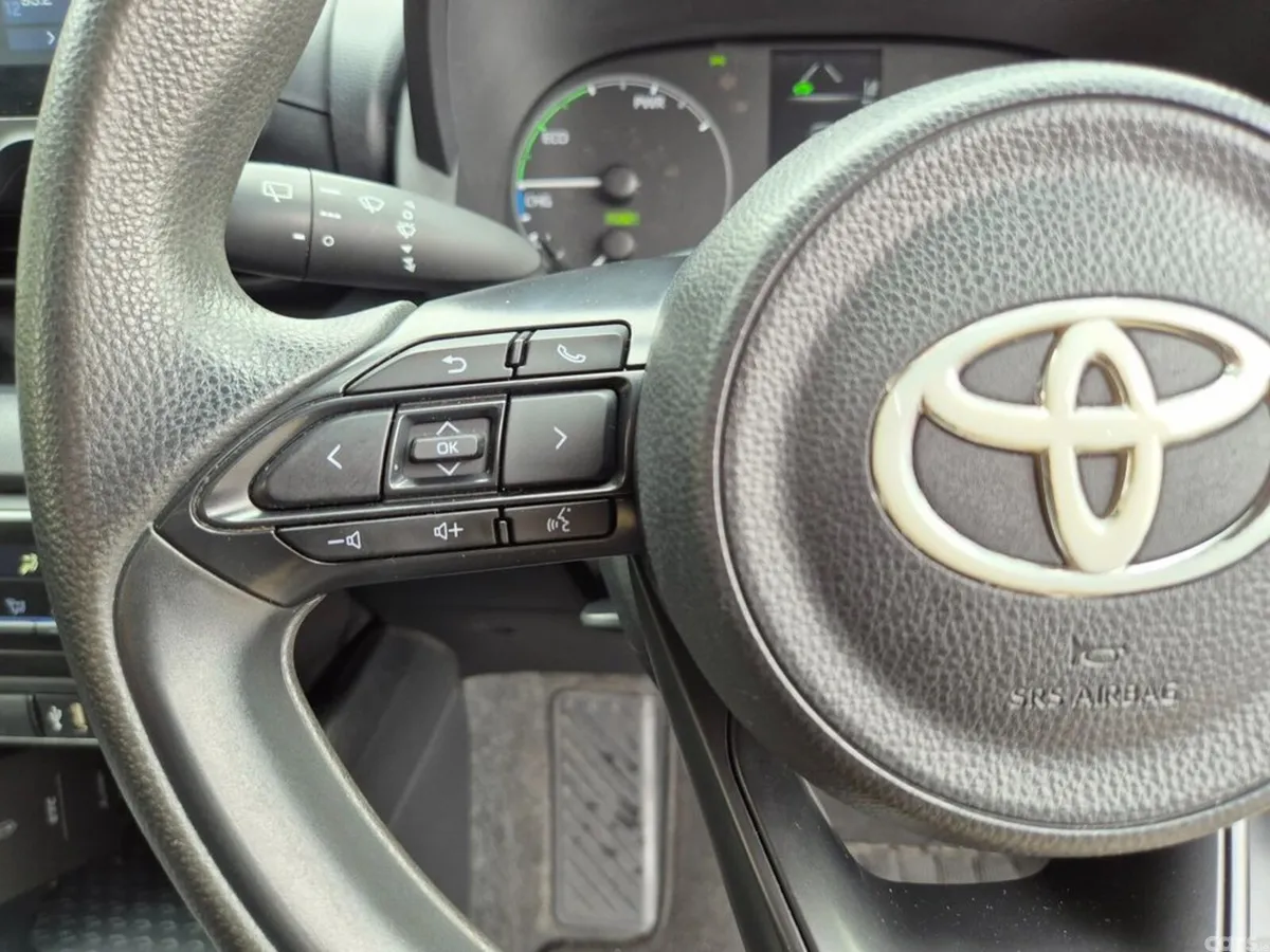 Toyota Yaris Hatchback, Petrol Hybrid, 2022, Brown