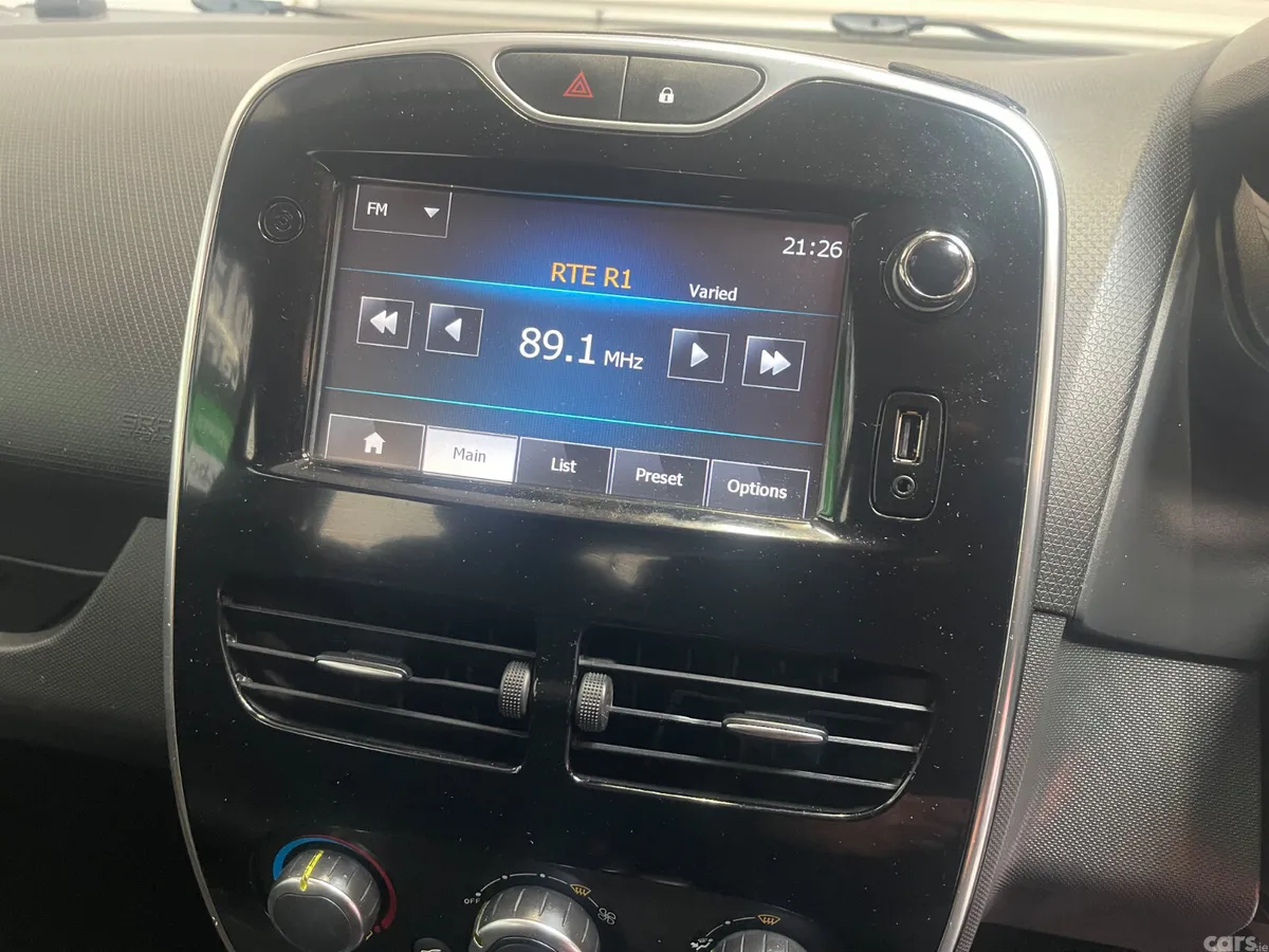 Renault Clio Hatchback, Petrol, 2016, Blue