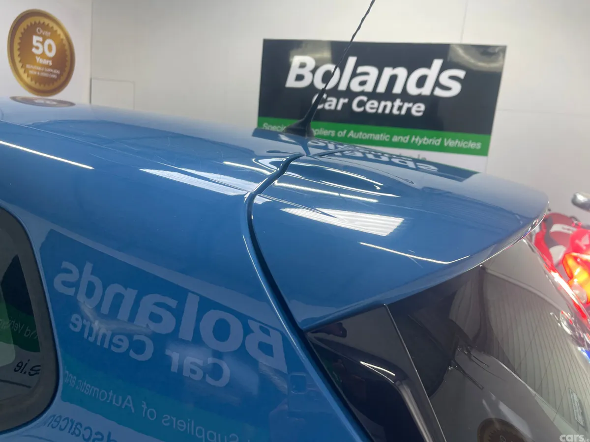 Renault Clio Hatchback, Petrol, 2016, Blue
