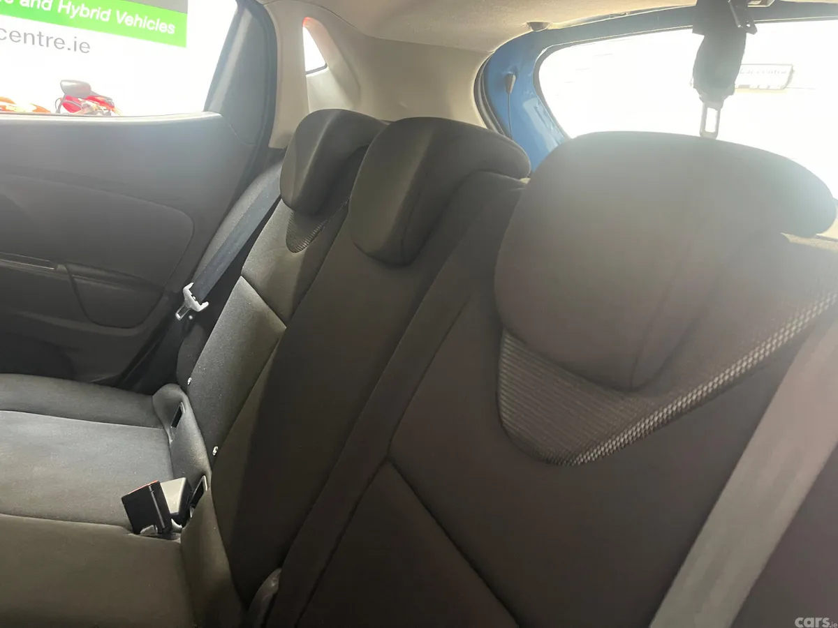 Renault Clio Hatchback, Petrol, 2016, Blue