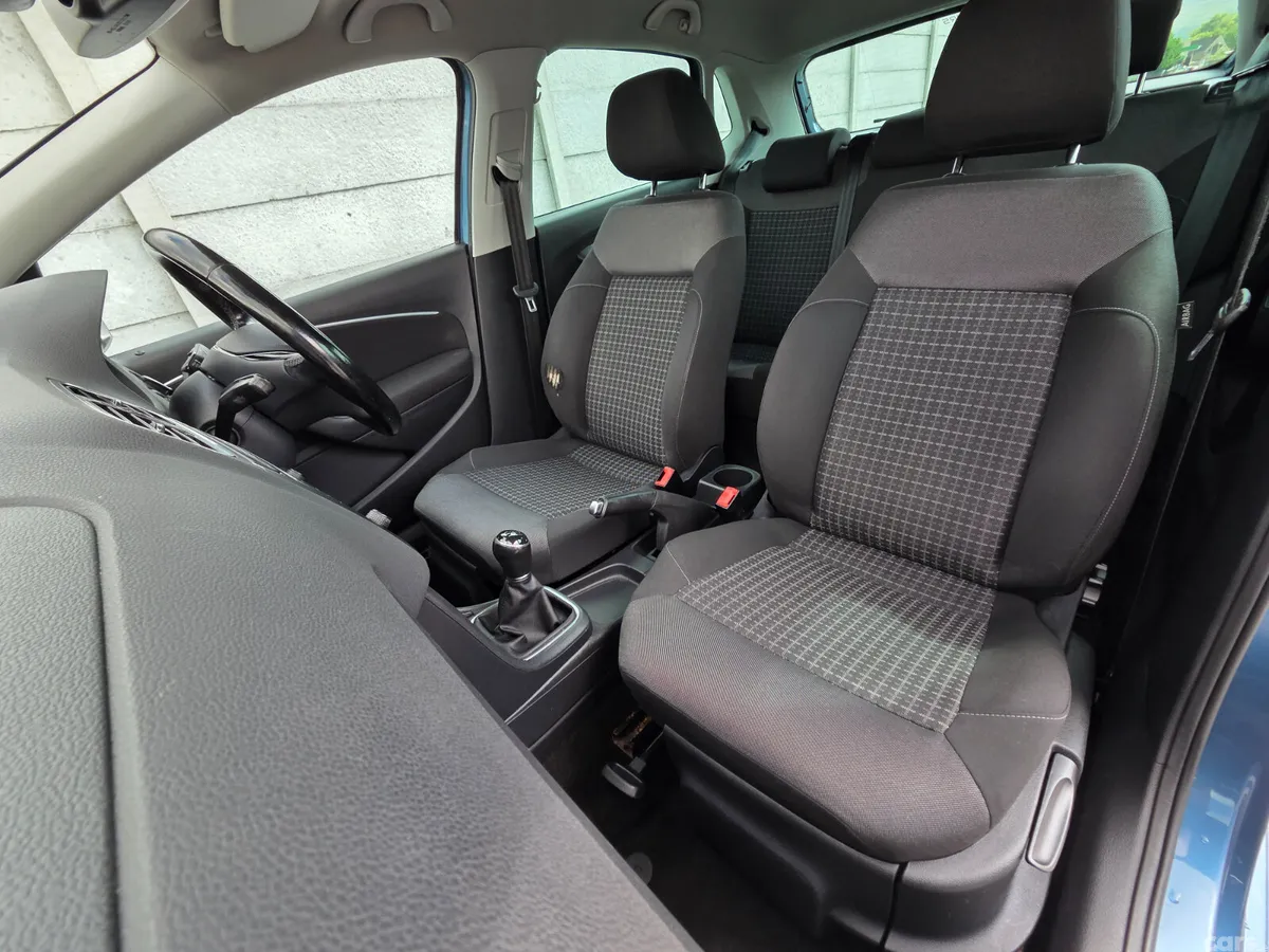 Volkswagen Polo Hatchback, Petrol, 2017, Blue