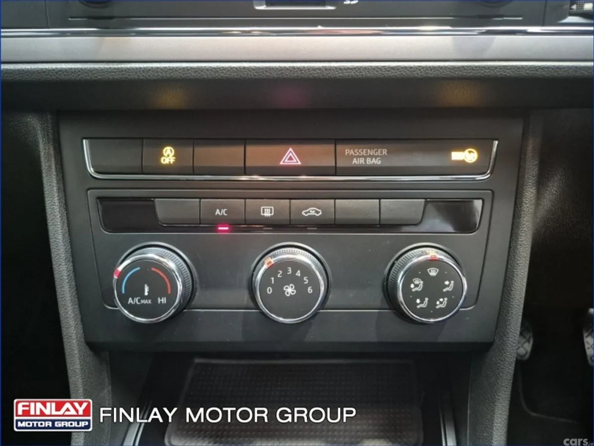 SEAT Leon Hatchback, Petrol, 2020, White