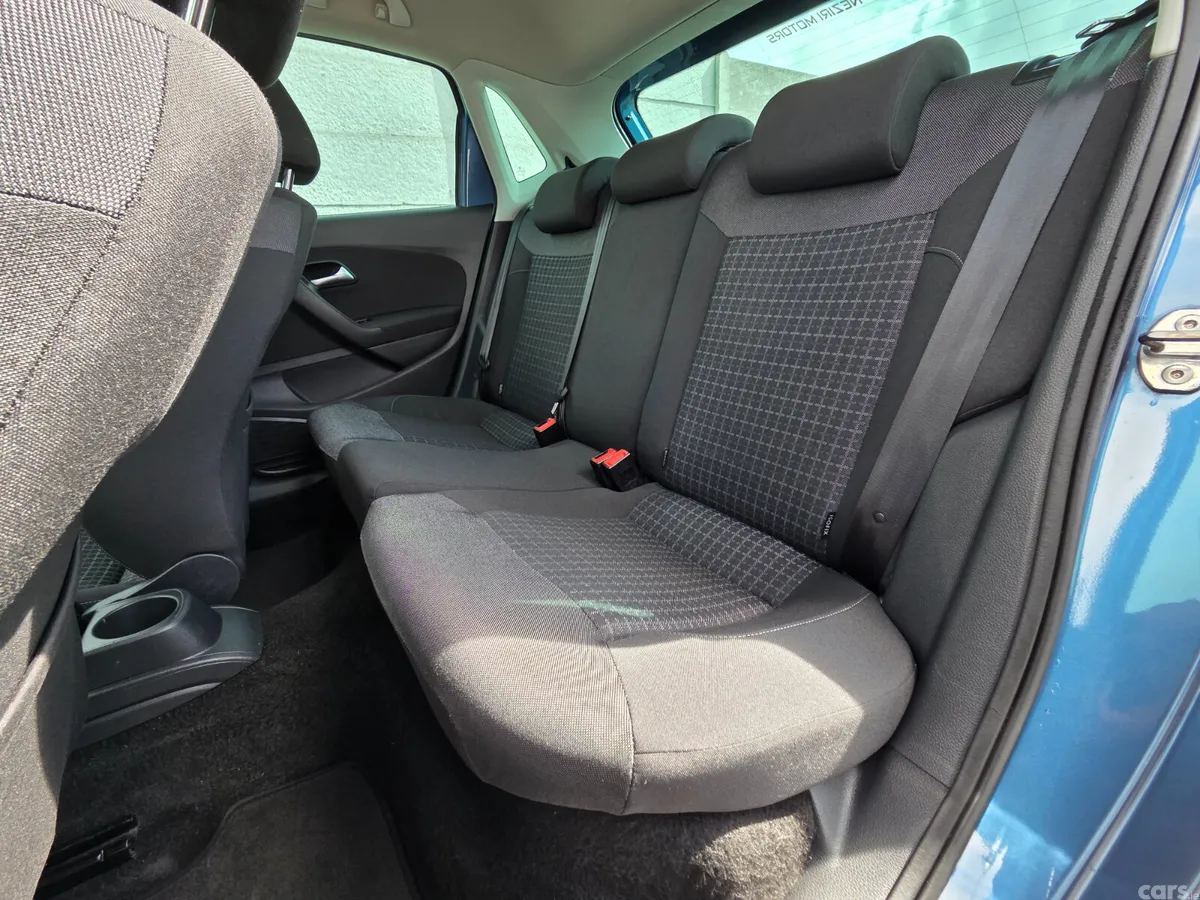 Volkswagen Polo Hatchback, Petrol, 2017, Blue