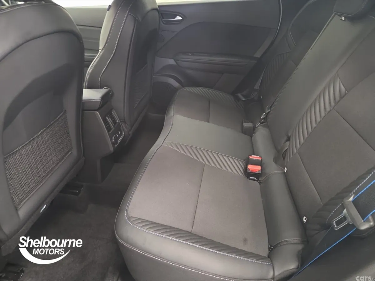 Renault Captur Hatchback, Petrol, 2026, White