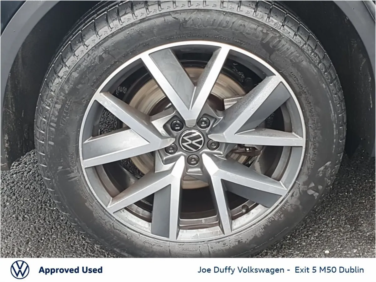 Volkswagen Touareg SUV, Petrol Plug-in Hybrid, 2024, Black