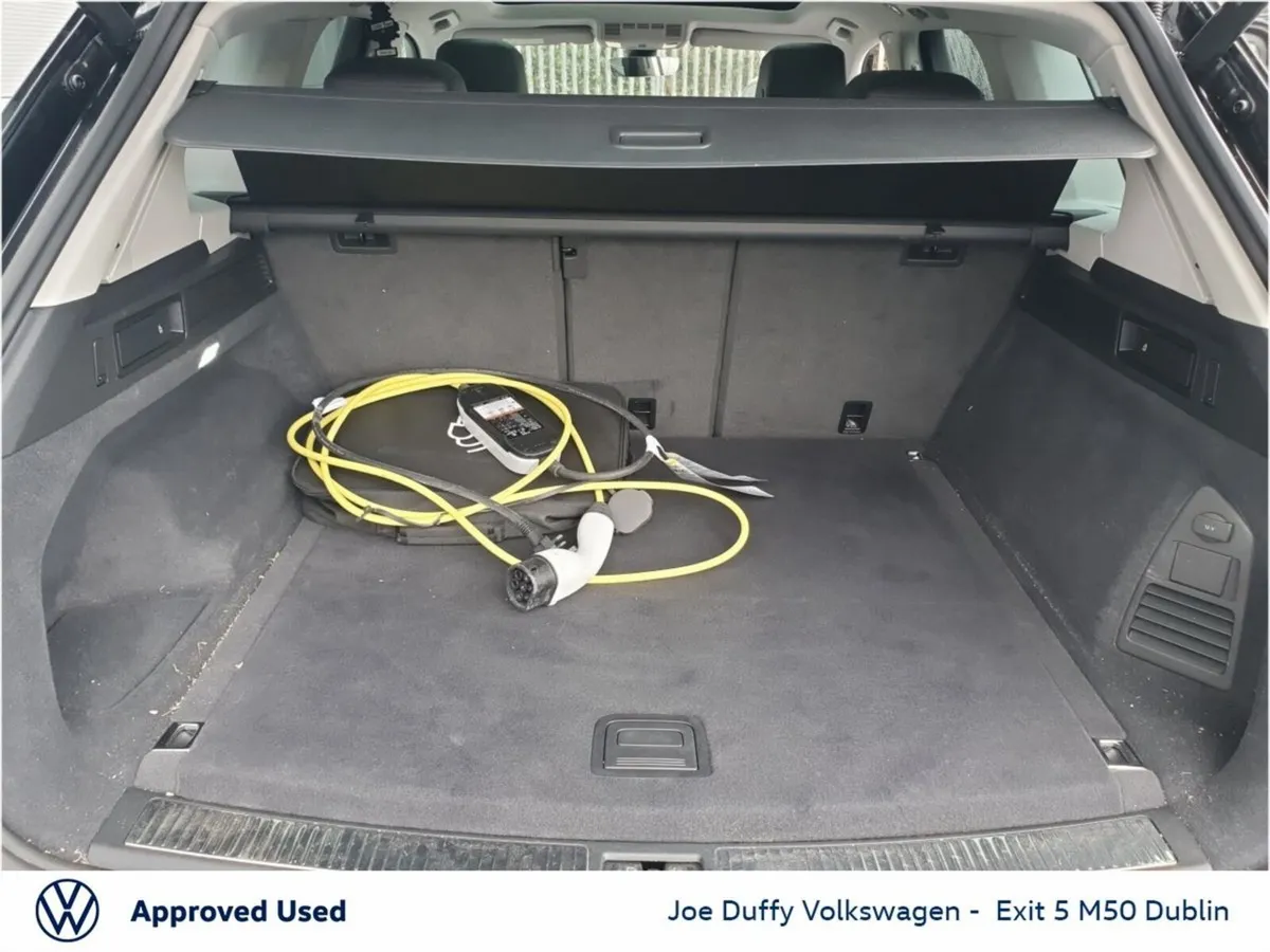 Volkswagen Touareg SUV, Petrol Plug-in Hybrid, 2024, Black