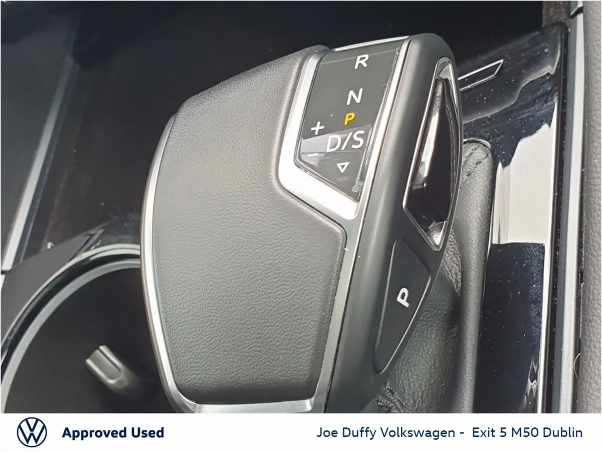 Volkswagen Touareg SUV, Petrol Plug-in Hybrid, 2024, Black
