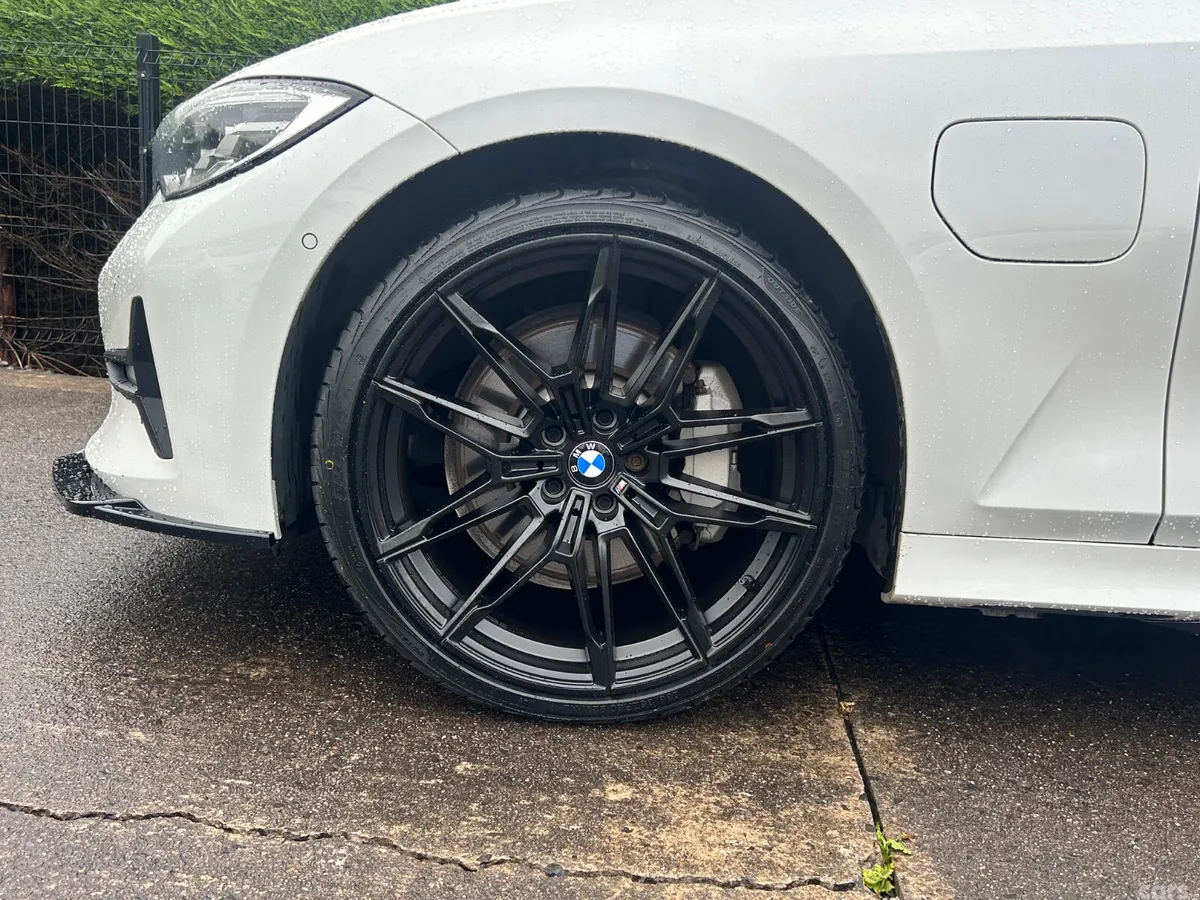 BMW 3-Series Saloon, Petrol Hybrid, 2020, White
