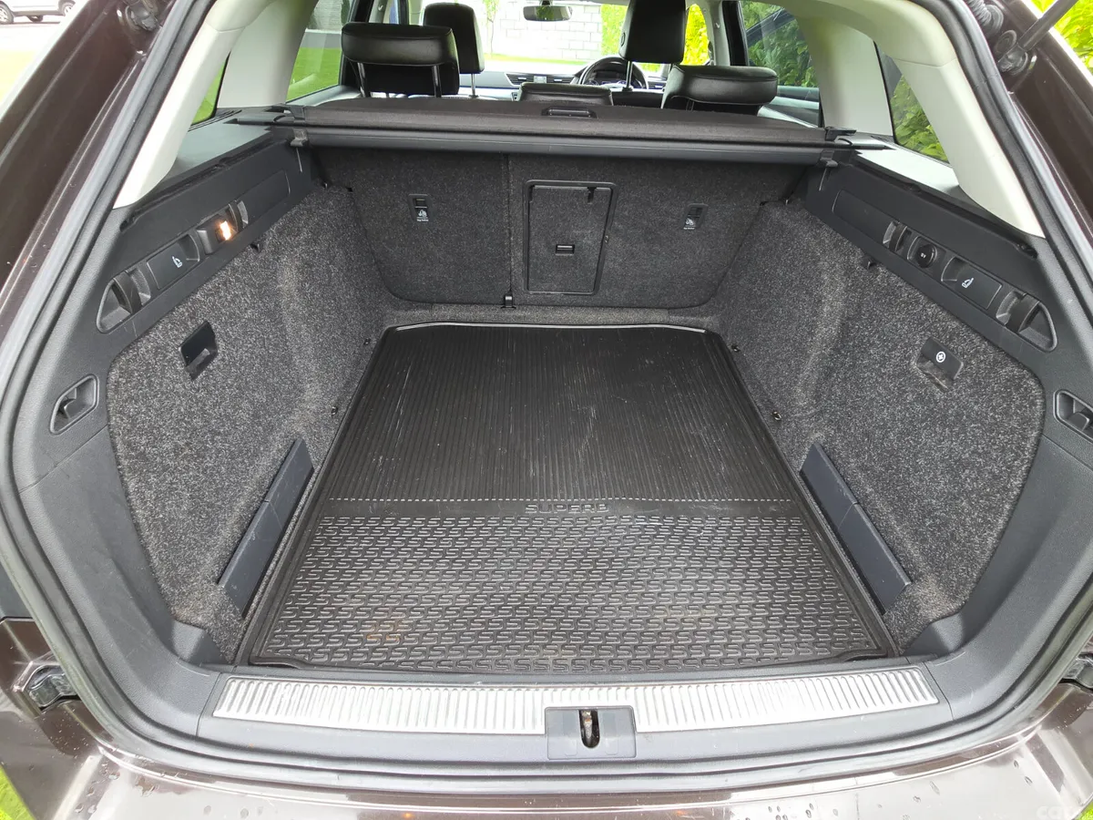 Skoda Superb Estate, Diesel, 2017, Brown