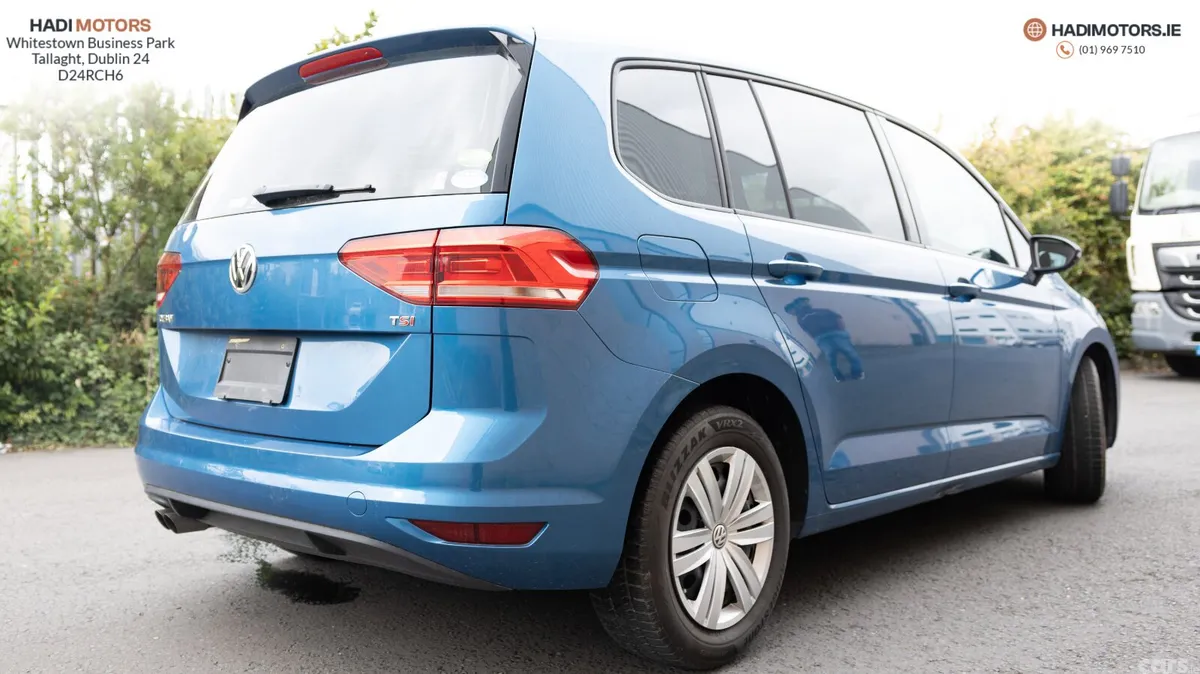 Volkswagen Touran MPV, Petrol, 2017, Blue