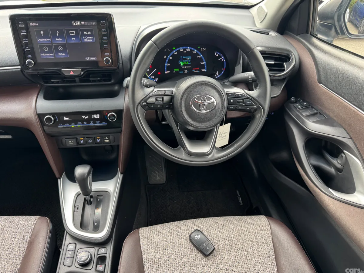 Toyota Yaris Cross SUV, Petrol Hybrid, 2021, White