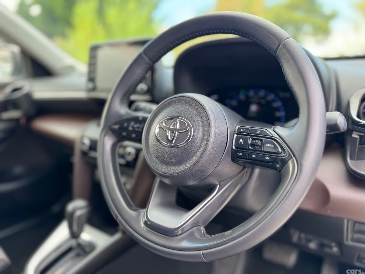 Toyota Yaris Cross SUV, Petrol Hybrid, 2021, White