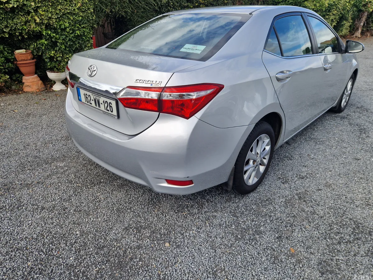 Toyota Corolla Saloon, Petrol, 2016, Silver
