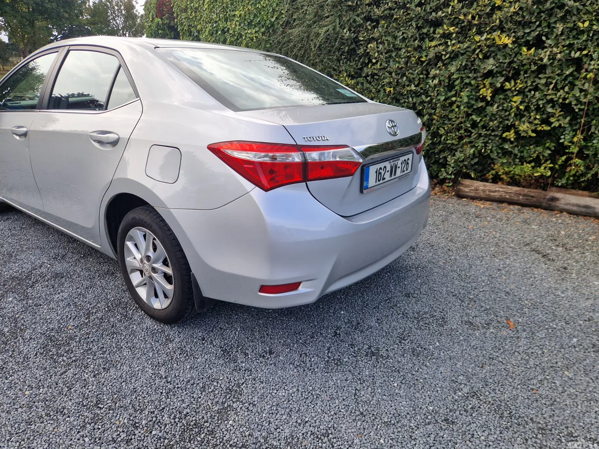 Toyota Corolla Saloon, Petrol, 2016, Silver