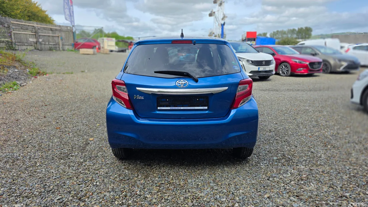 Toyota Vitz Hatchback, Petrol, 2015, Blue
