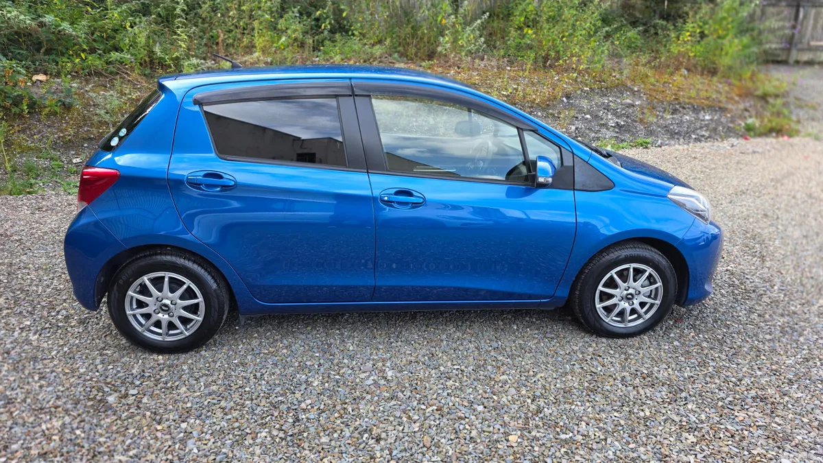 Toyota Vitz Hatchback, Petrol, 2015, Blue