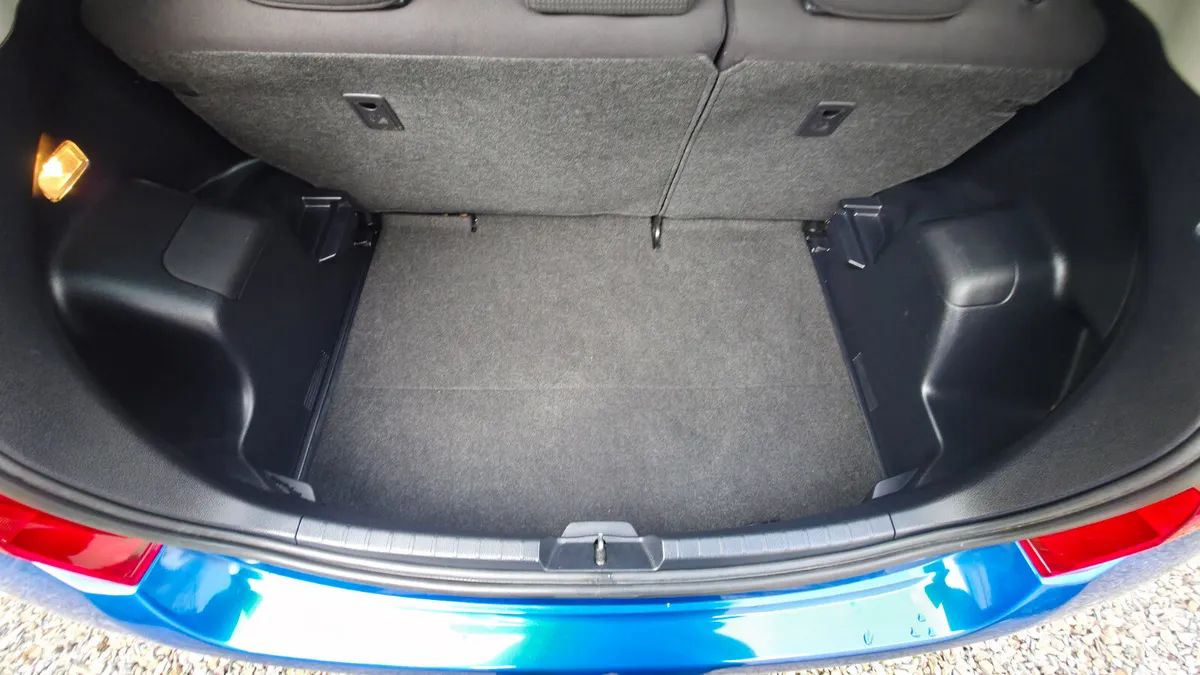 Toyota Vitz Hatchback, Petrol, 2015, Blue
