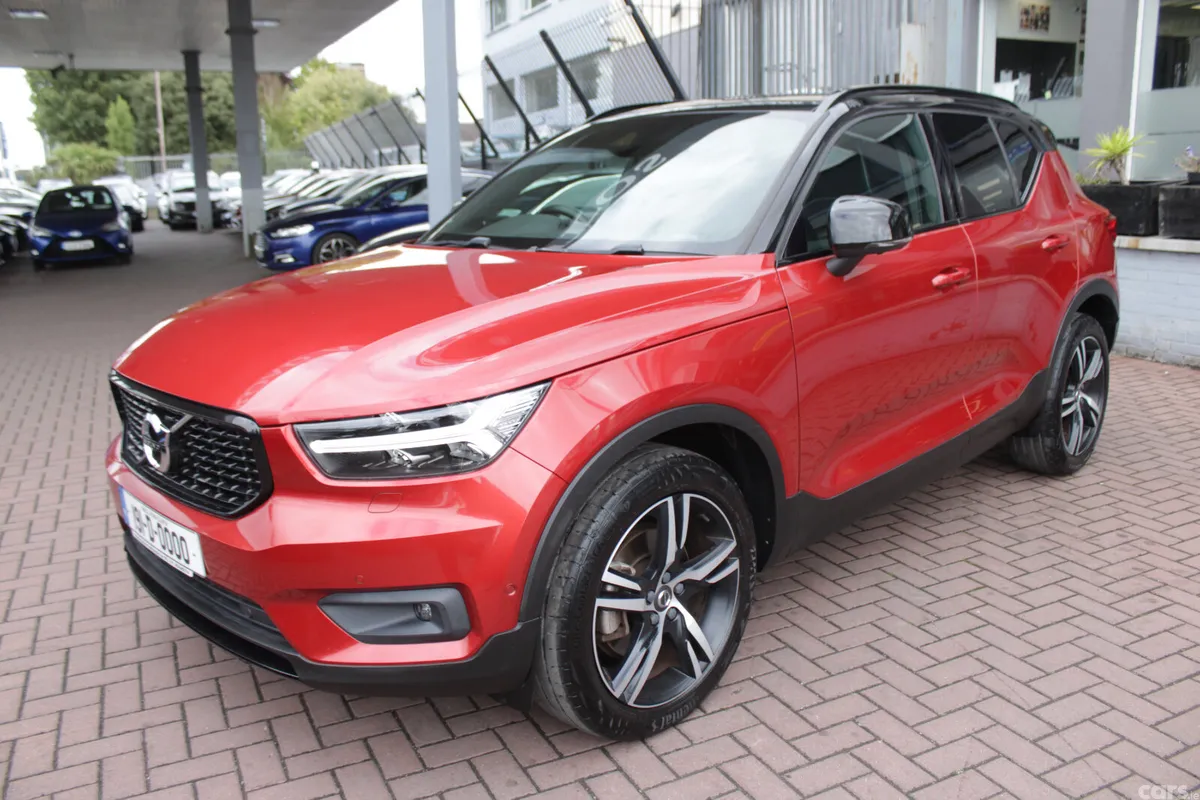 Volvo XC40 MPV, Petrol, 2019, Red