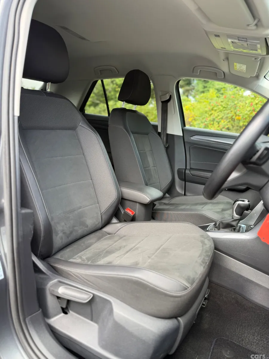 Volkswagen T-Roc SUV, Petrol, 2023, Grey