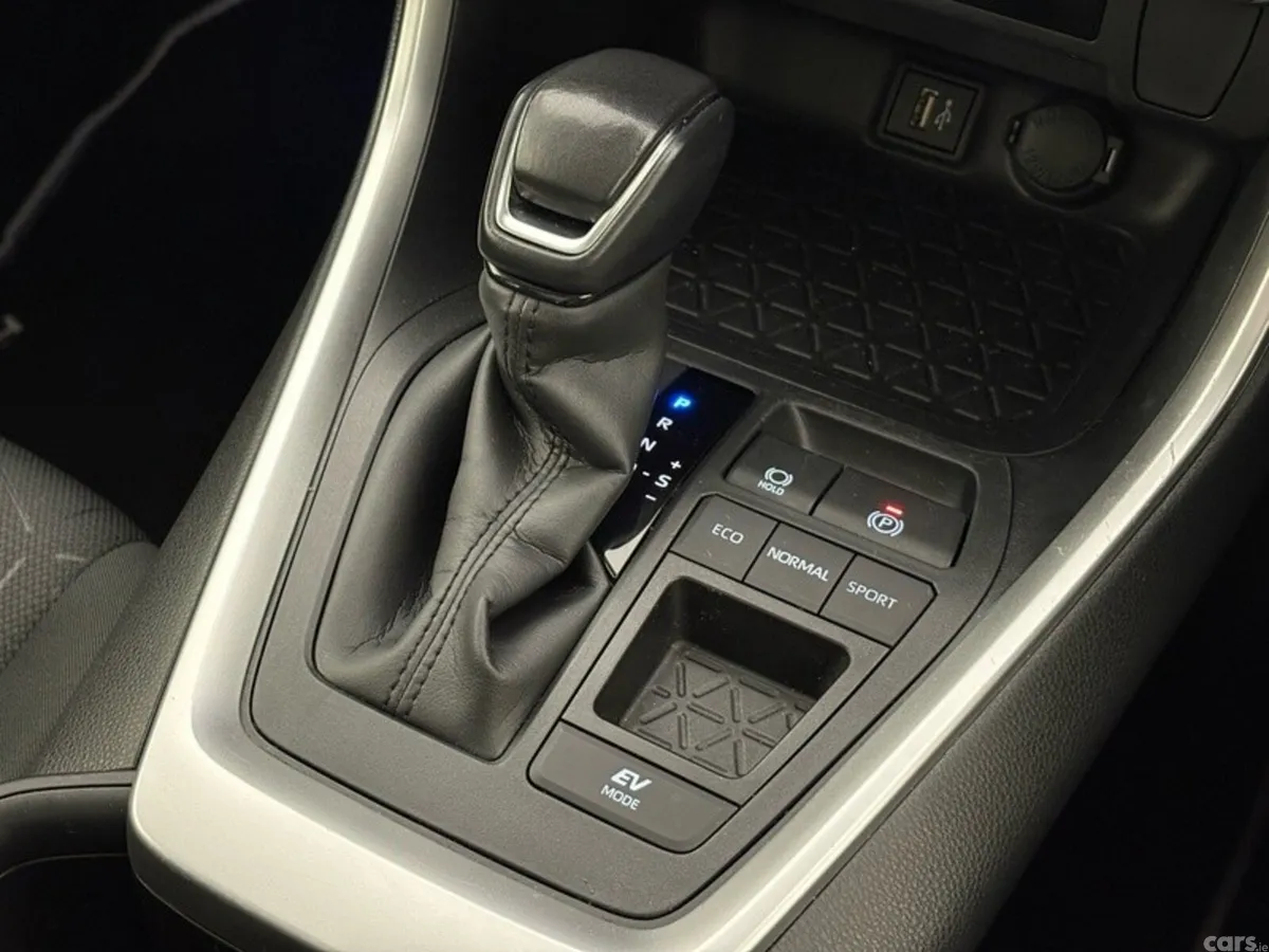 Toyota RAV4 SUV, Petrol Hybrid, 2024, Red