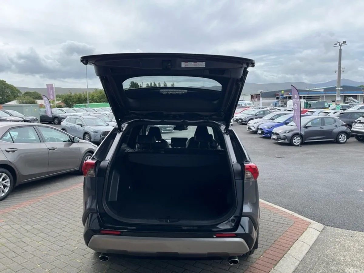 Toyota RAV4 SUV, Petrol Hybrid, 2023, Grey