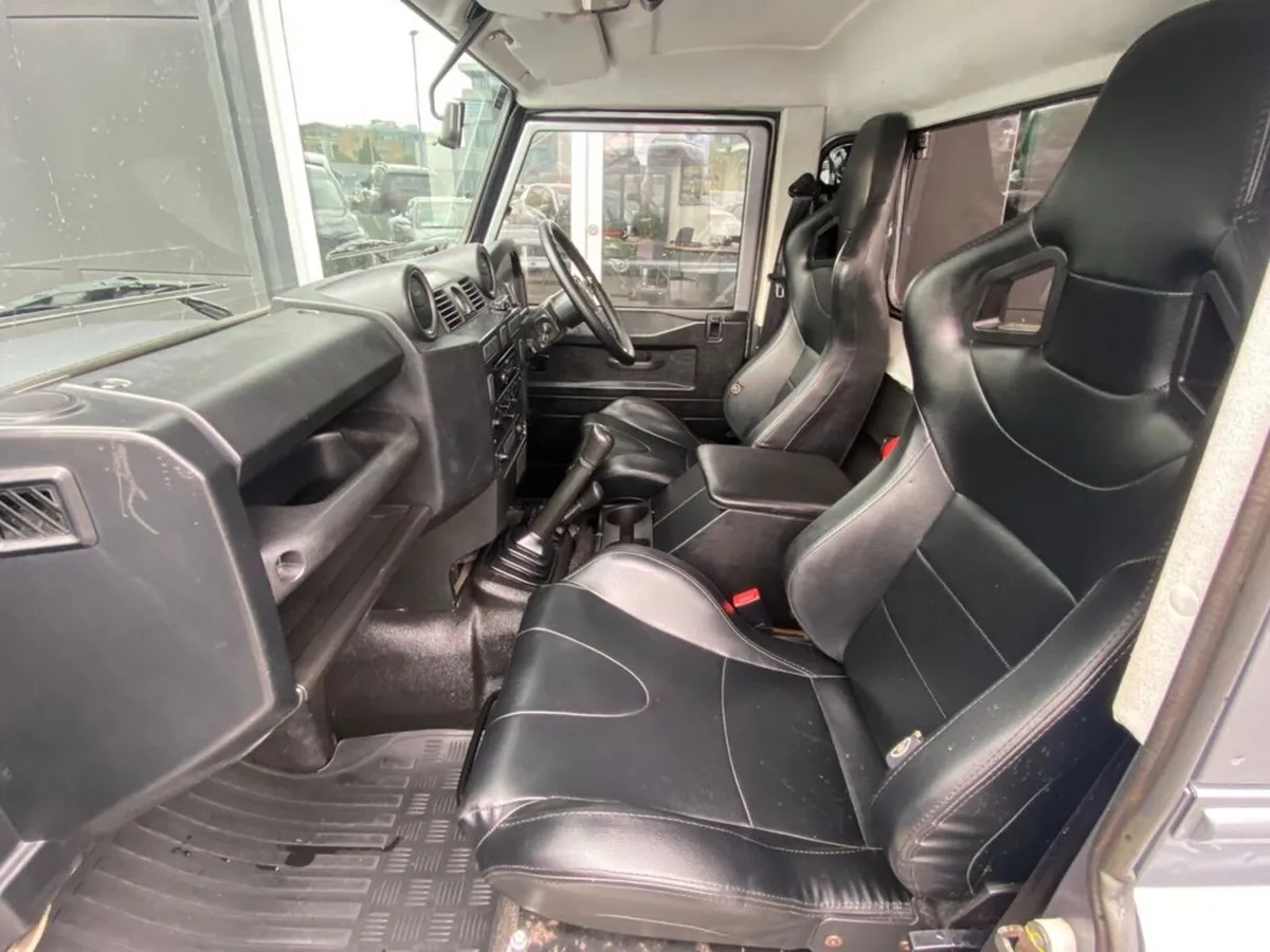 Land Rover Defender Pick Up, Diesel, 2011, Grey