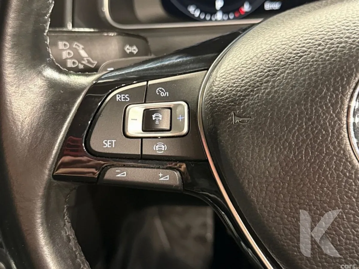 Volkswagen Golf Estate, Petrol, 2019, Black