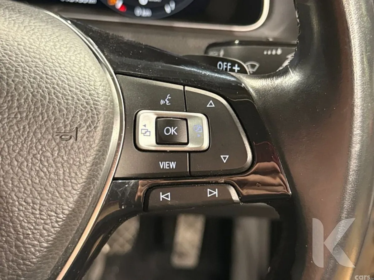 Volkswagen Golf Estate, Petrol, 2019, Black
