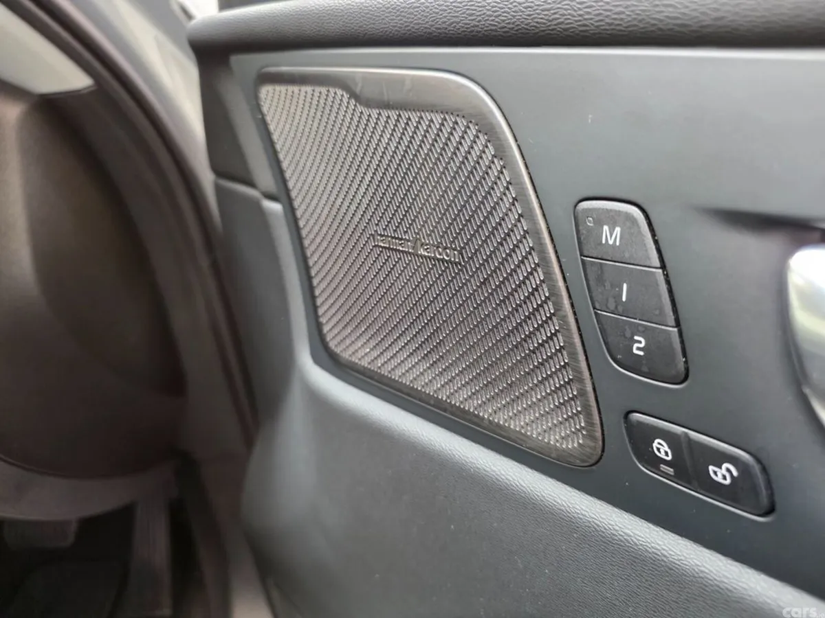 Volvo XC60 SUV, Petrol Plug-in Hybrid, 2025, Grey