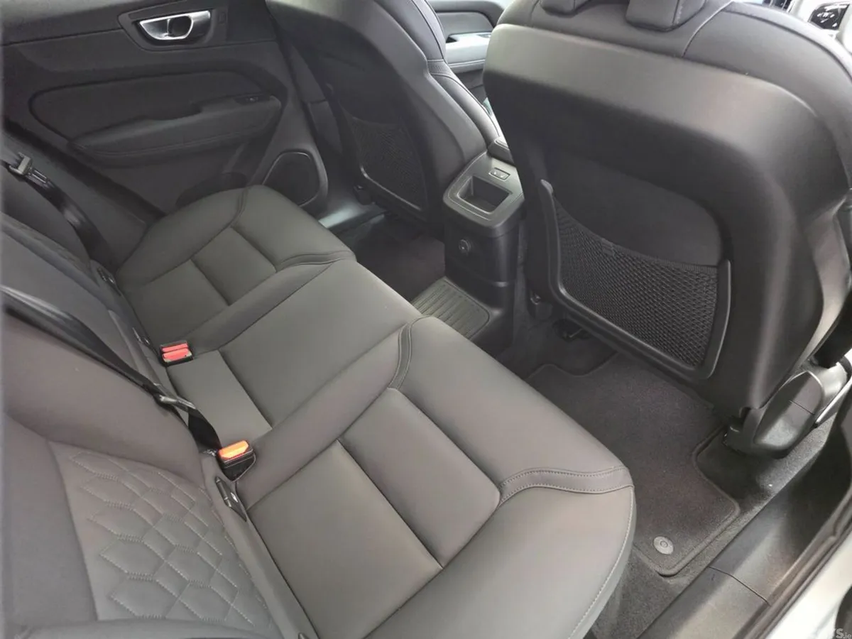 Volvo XC60 SUV, Petrol Plug-in Hybrid, 2025, Grey