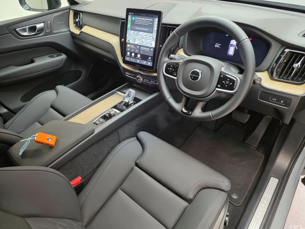 Volvo XC60 SUV, Petrol Plug-in Hybrid, 2025, Grey