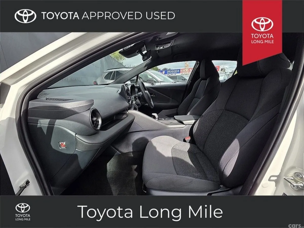 Toyota C-HR SUV, Petrol Hybrid, 2024, White