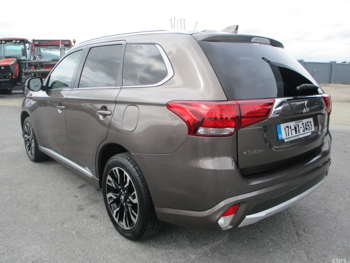 Mitsubishi Outlander SUV, Petrol Plug-in Hybrid, 2017, Brown