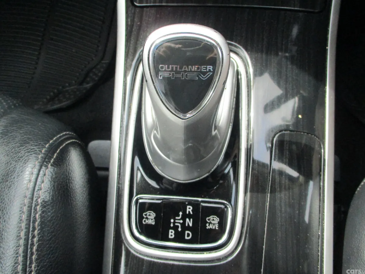 Mitsubishi Outlander SUV, Petrol Plug-in Hybrid, 2017, Brown