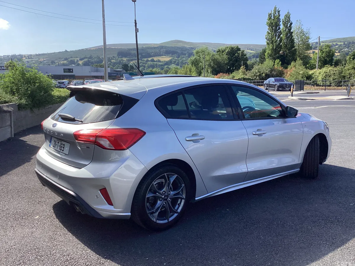 Ford Focus Hatchback, Petrol Hybrid, 2021, Grey