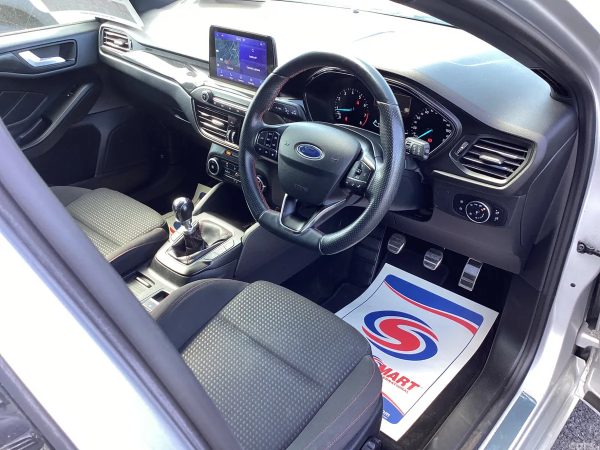Ford Focus Hatchback, Petrol Hybrid, 2021, Grey