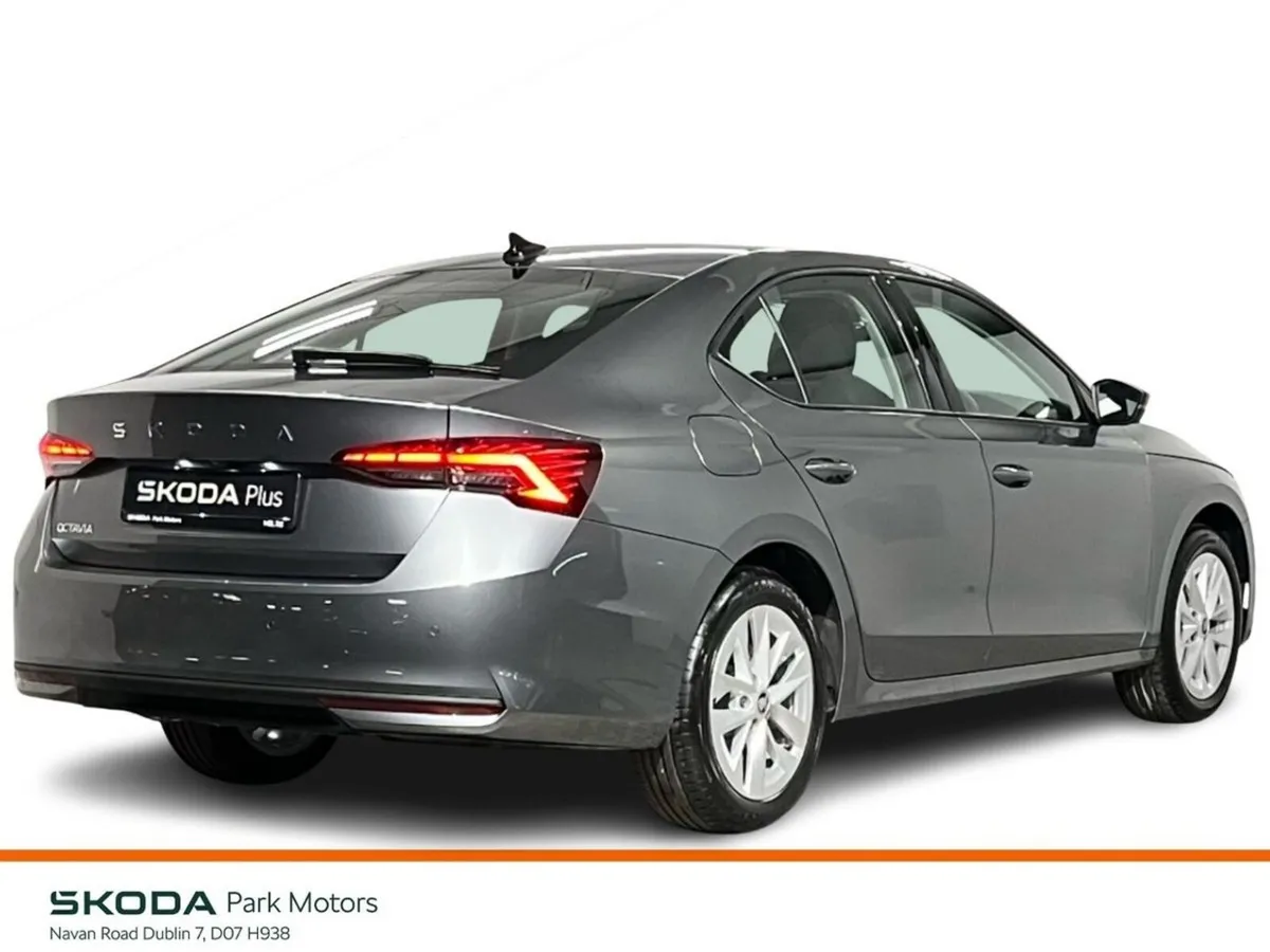 Skoda Octavia Saloon, Petrol, 2026, Grey