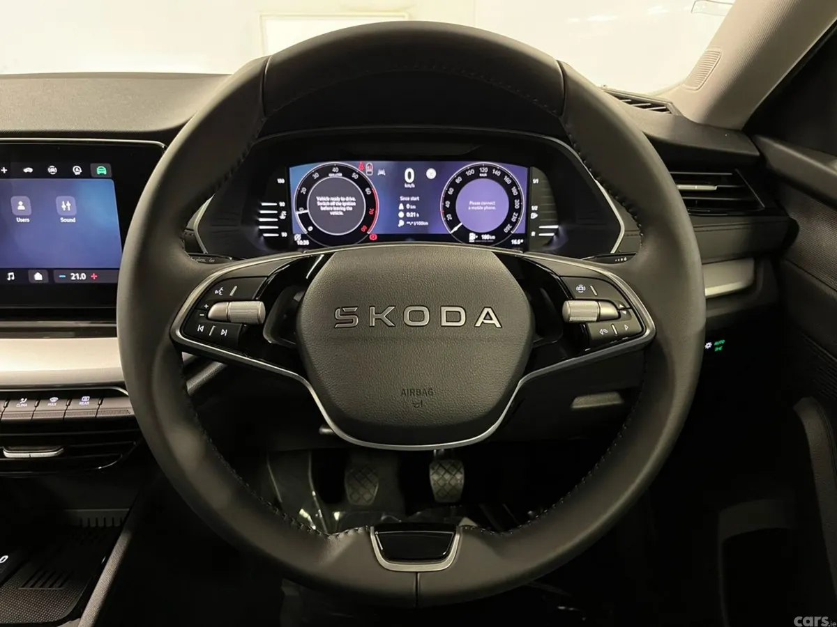 Skoda Octavia Saloon, Petrol, 2026, Grey