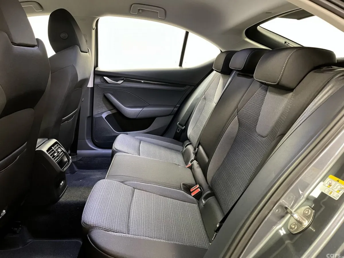 Skoda Octavia Saloon, Petrol, 2026, Grey