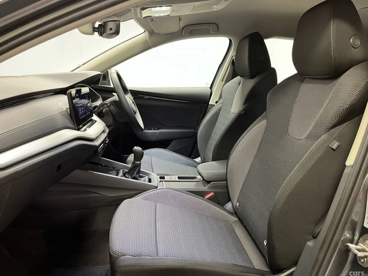 Skoda Octavia Saloon, Petrol, 2026, Grey