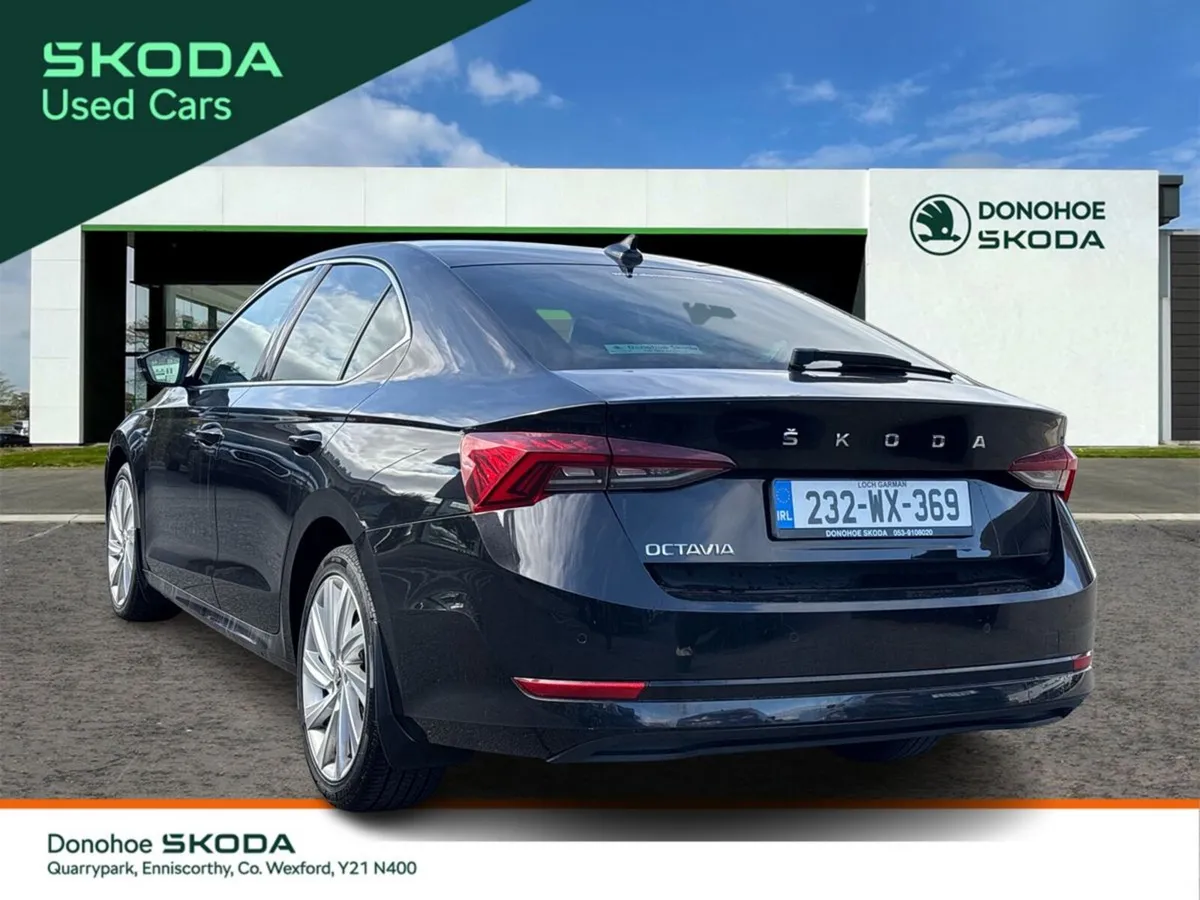 Skoda Octavia Saloon, Diesel, 2023, Black