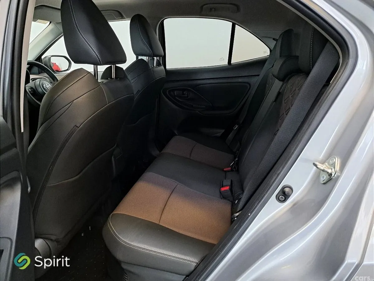 Toyota Yaris Cross Hatchback, Petrol Hybrid, 2024, Grey