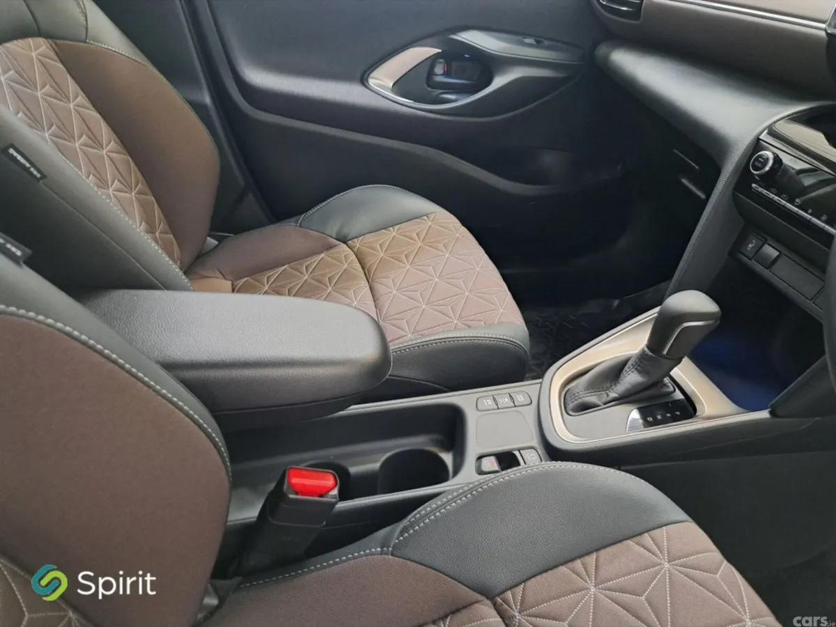 Toyota Yaris Cross Hatchback, Petrol Hybrid, 2024, Grey