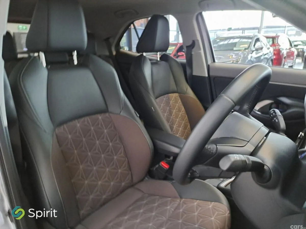 Toyota Yaris Cross Hatchback, Petrol Hybrid, 2024, Grey