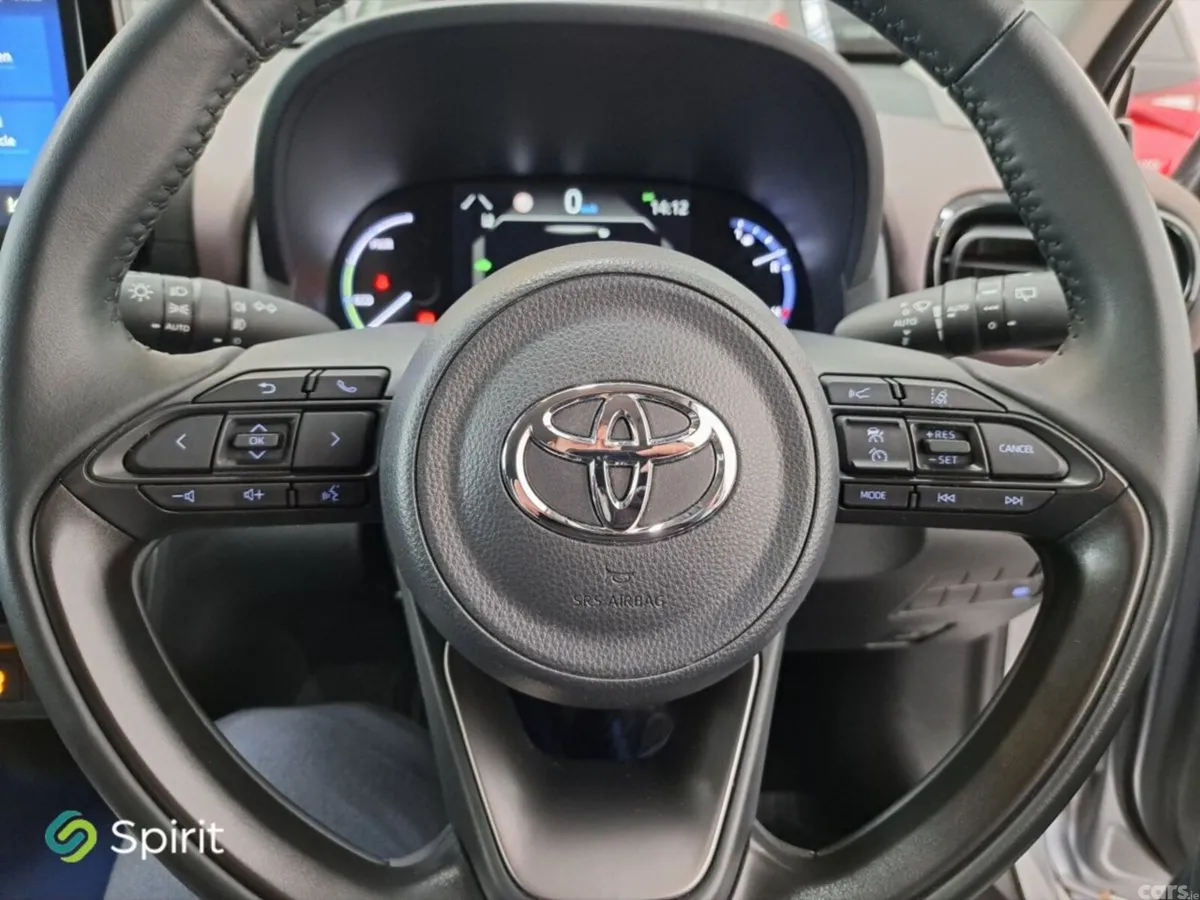 Toyota Yaris Cross Hatchback, Petrol Hybrid, 2024, Grey