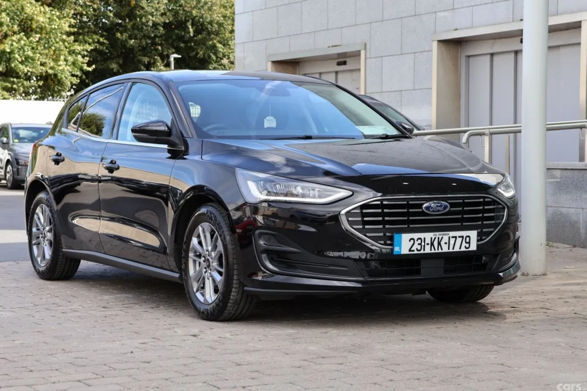 Ford Focus Hatchback, Petrol, 2023, Black