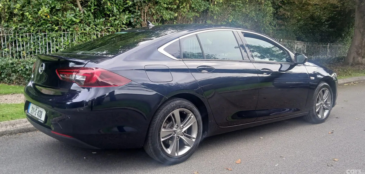 Opel Insignia Hatchback, Diesel, 2021, Blue