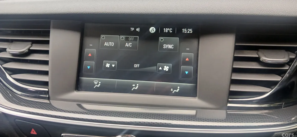 Opel Insignia Hatchback, Diesel, 2021, Blue