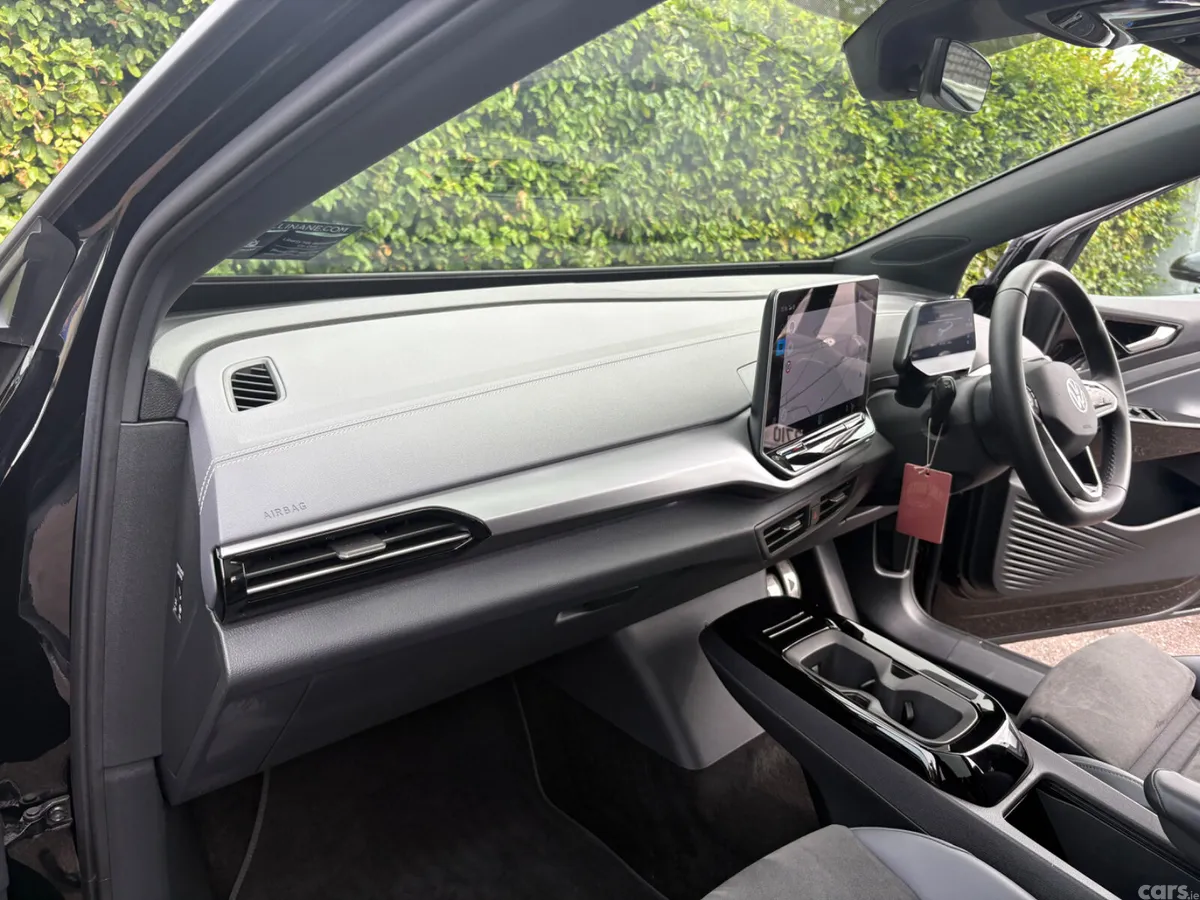 Volkswagen ID.4 SUV, Electric, 2025, Black
