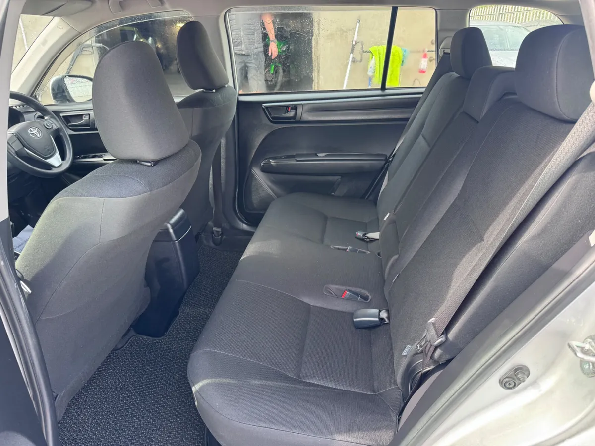 Toyota Corolla Estate, Petrol Hybrid, 2021, Silver